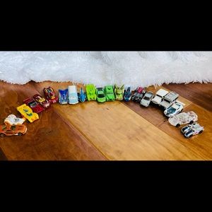 21 HotWheels car lot!